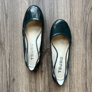 Tsubo Dark Grey Patent Leather Flats | 8.5